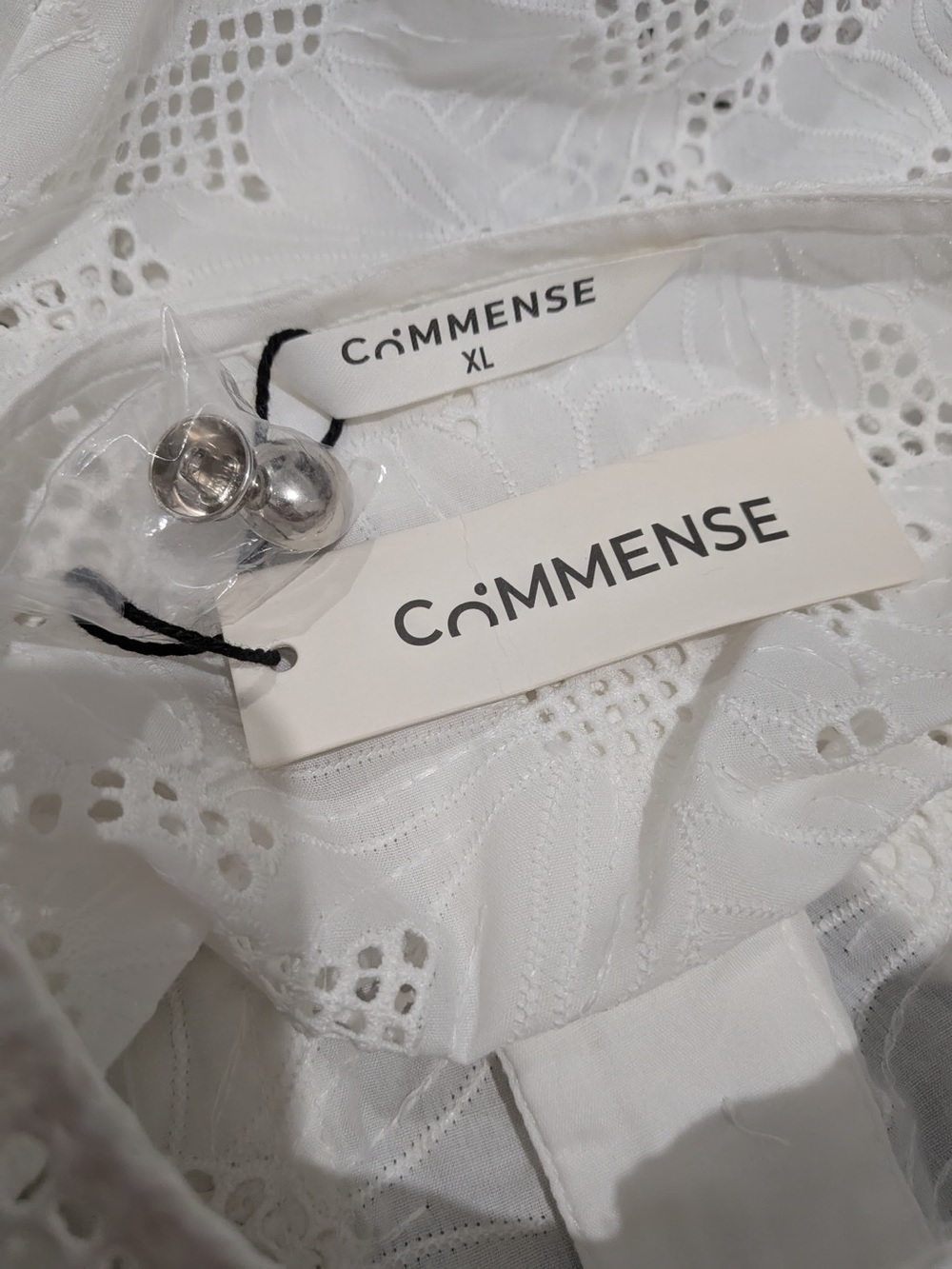 Commense Multi-Button Embroidery Shorts Set - Picture 14 of 14
